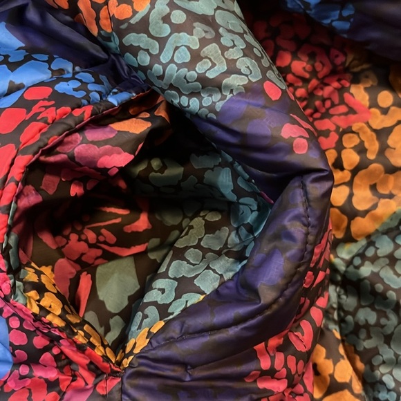 Farm Rio Neon Mushroom Recycled Polyester Reversible Puffer Jacket Size XS NWT - Picture 15 of 17